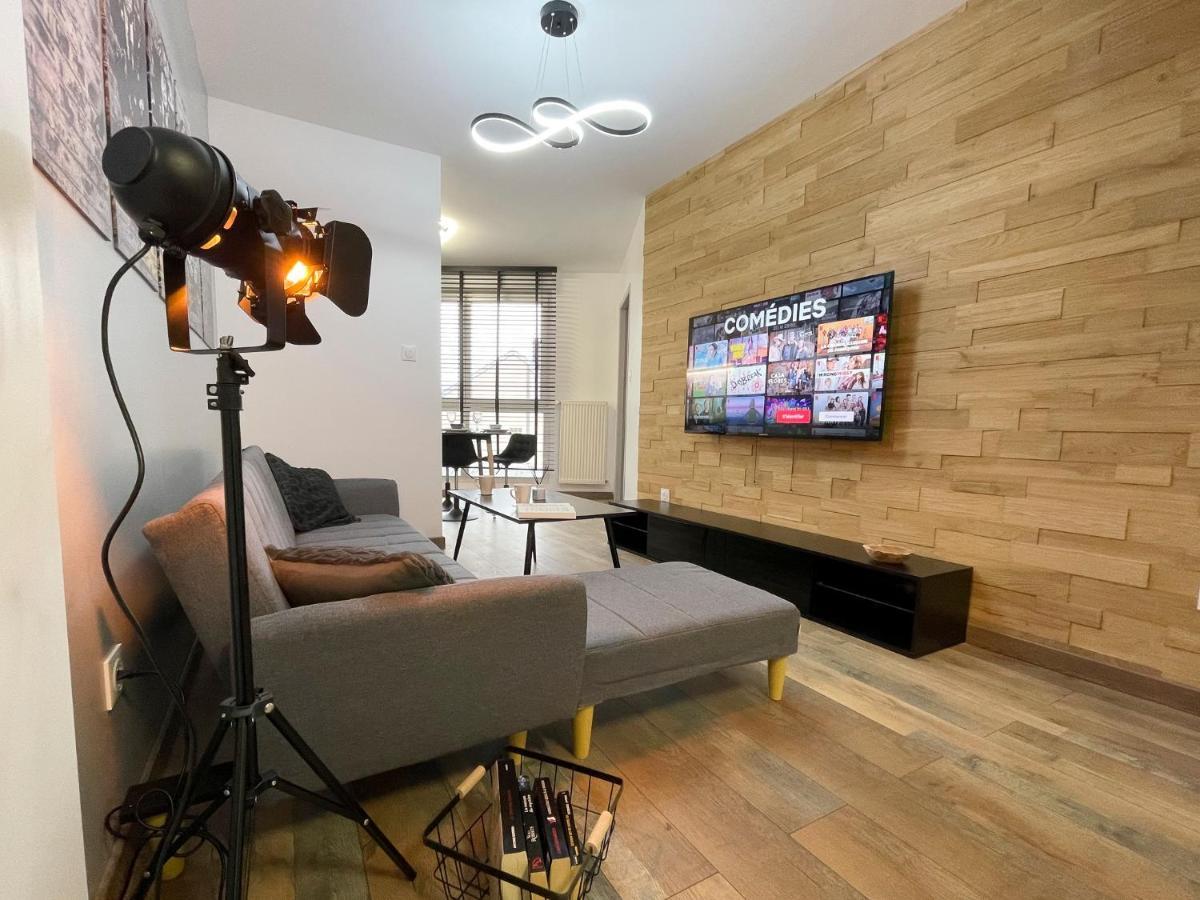 Easy Location - Parking - Free Wifi - Tourism And Business Appartement Freyming-Merlebach Buitenkant foto